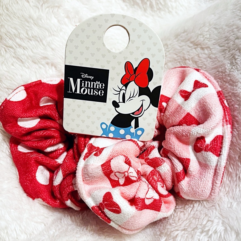 🆕 Disney Minnie Mouse Red and White Hair Styling Scrunchies